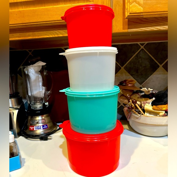 TUPPERWARE CLASSIC ROUND CANISTERS RED TURQUOISE WHITE FOOD STORAGE STACKABLE - Picture 8 of 11
